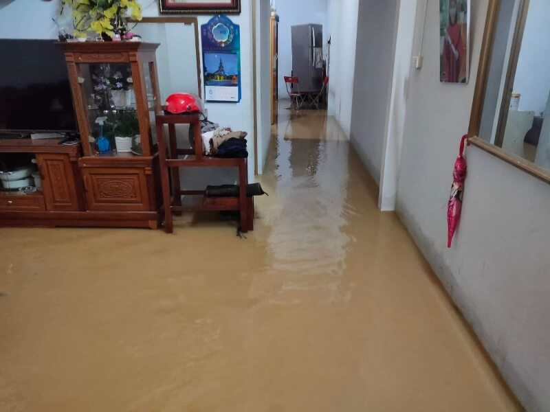 Nước tràn vào nhà là điềm gì?